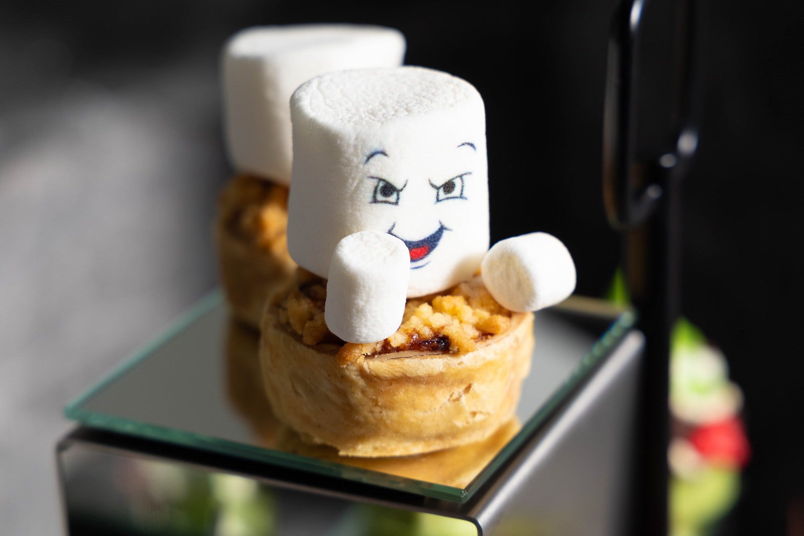 苺とリュバーブのマシュマロマン・クランブル／提供画像