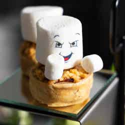 苺とリュバーブのマシュマロマン・クランブル/提供画像