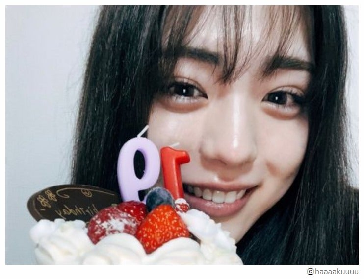 井手上漠、19歳誕生日迎え“接近”自撮りショット公開「可愛すぎ」「ドキドキ」