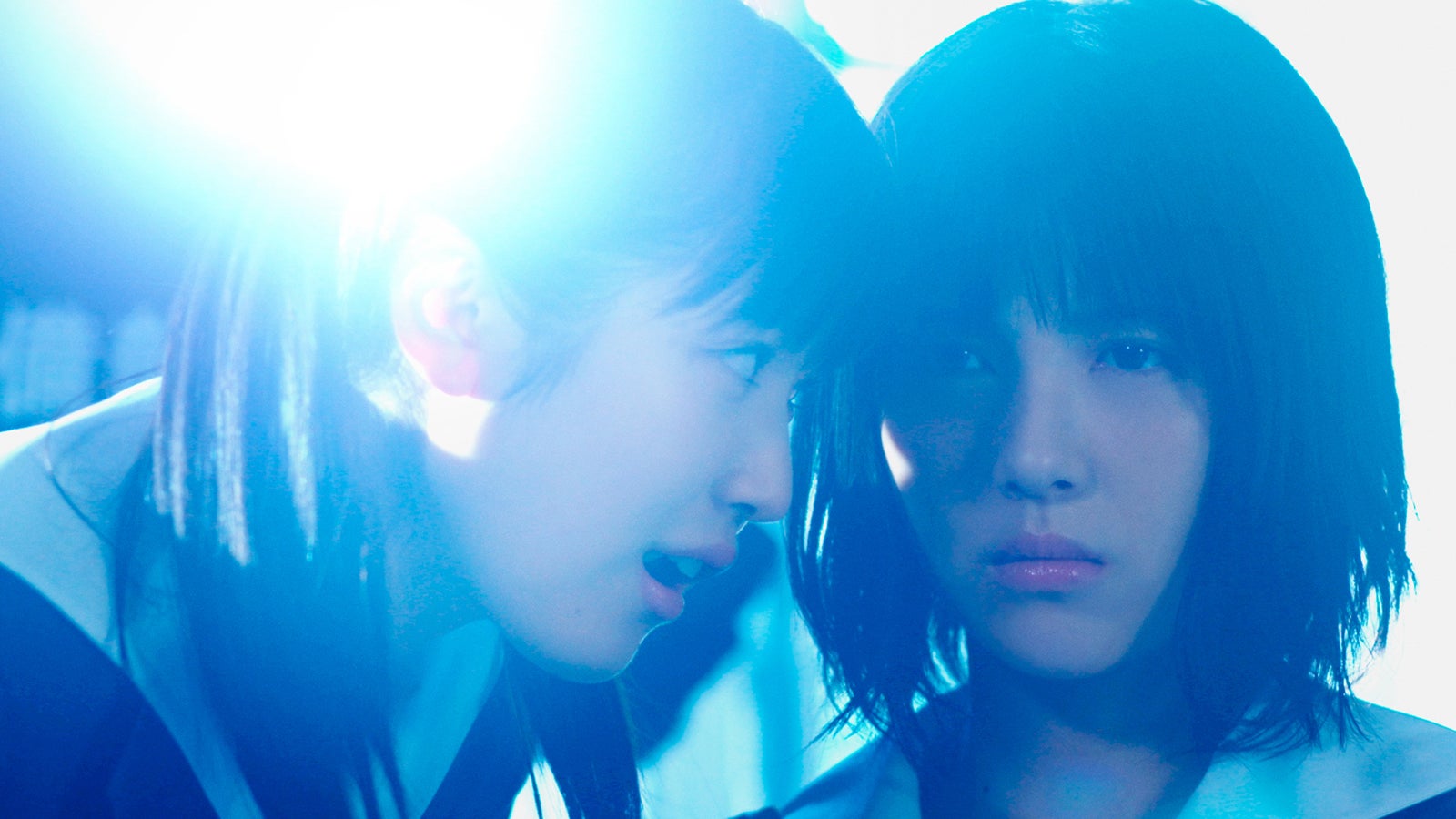 福本莉子、浜辺美波（C）2020 「映像研」実写映画化作戦会議（C）2016 大童澄瞳／小学館