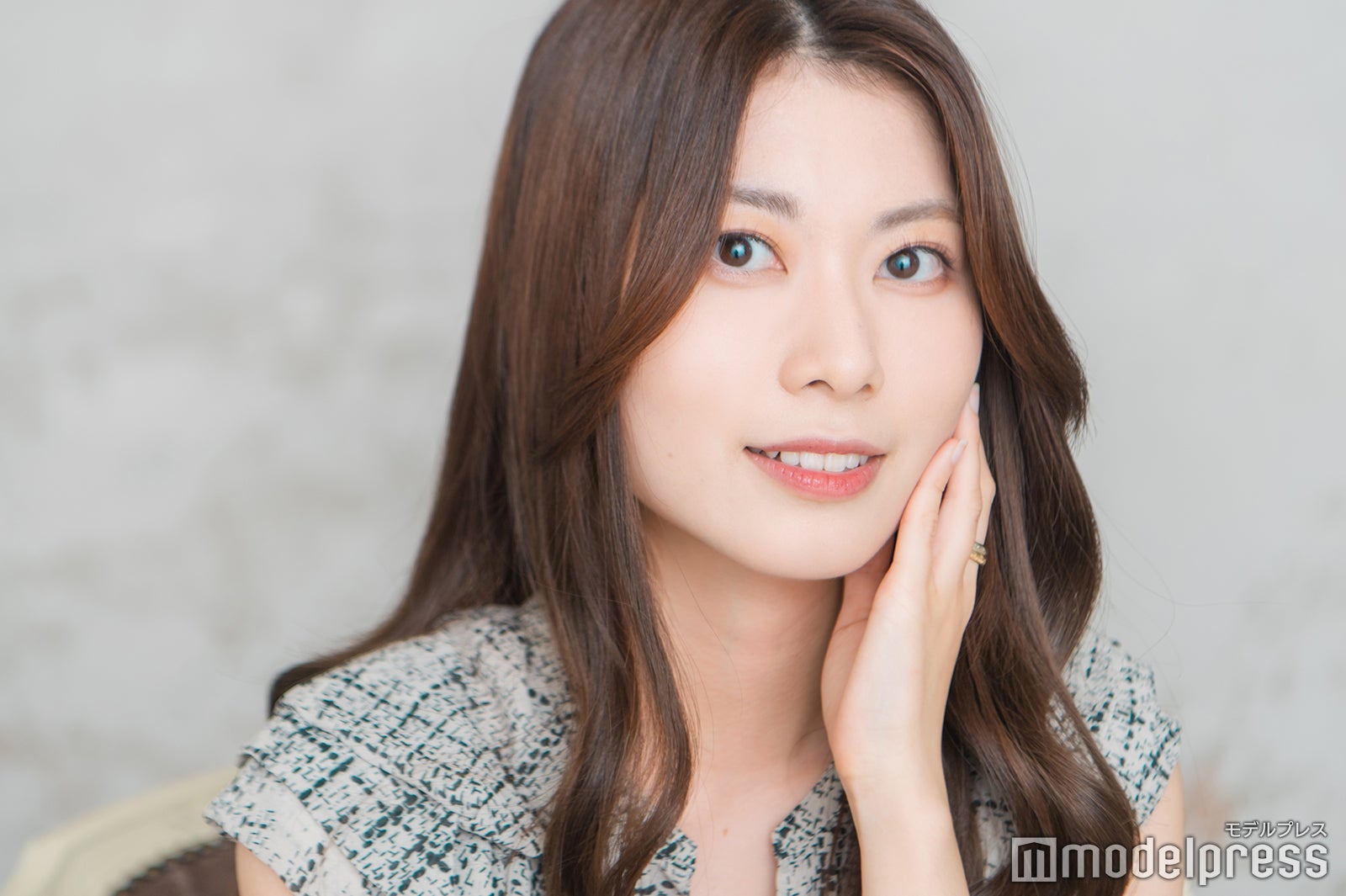 モデルプレスのインタビューに応じた丸尾愛莉さん（C）モデルプレス