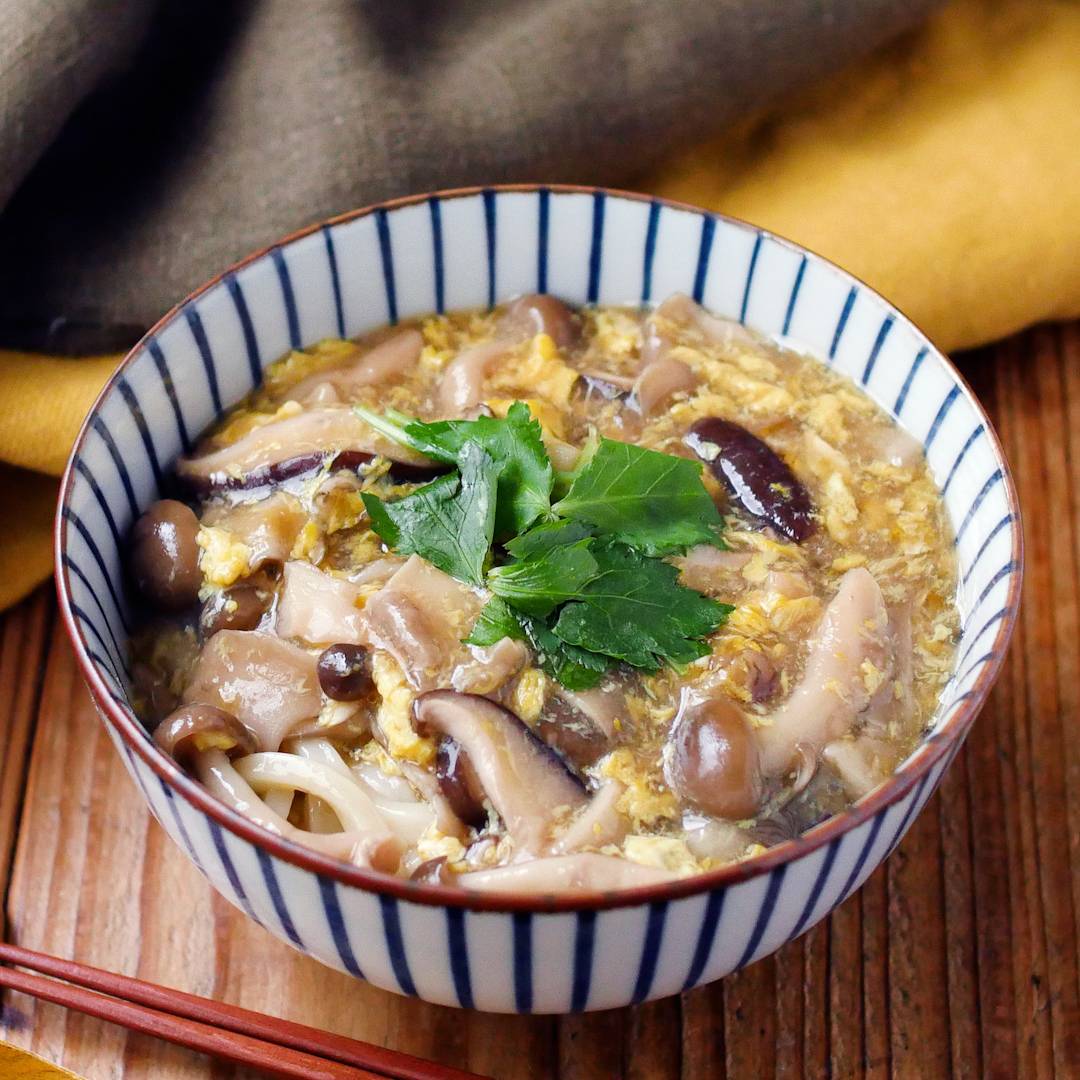きのこたっぷり。卵あんかけうどん
