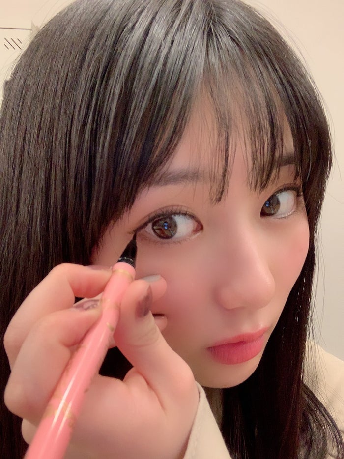 Hkt48田中美久メイク徹底解説 目を大きく見せるアイラインのポイント 小顔対策法 3 2 メイク連載 モデルプレス Hkt48田中美久メイク徹底解説 目を大きく見せるアイラインのポイント 小顔対策法 3 2 メイク連載 モデルプレス