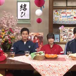 松岡茉優 彼氏をようやく紹介できる 舞台上で 家族 に報告 万引き家族 モデルプレス