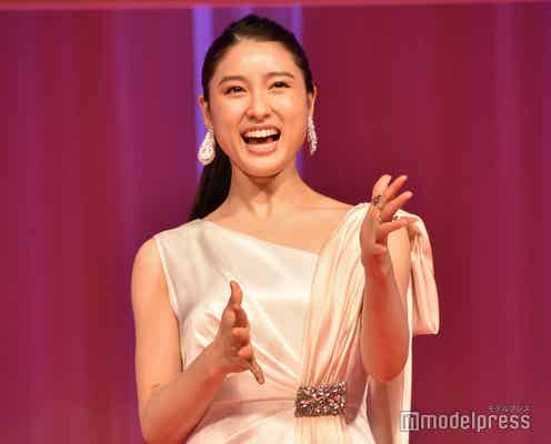 土屋太鳳「ヤー!」EXILE NAOTO&ダチョウ倶楽部・寺門ジモンと「第33回東京国際映画祭」登場