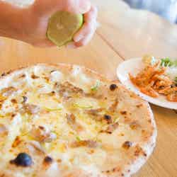 熱々の焼き立てピザが名物/画像提供:瀬戸内finder