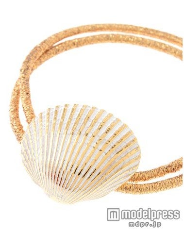 ラメシェルヘアゴム「EGOIST」864円（税込）