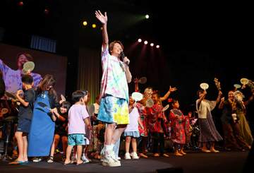 マッチに石垣島熱狂！ 21曲熱唱、最後は島民とギンギラギン締め 離島4カ所巡るライブツアー開幕