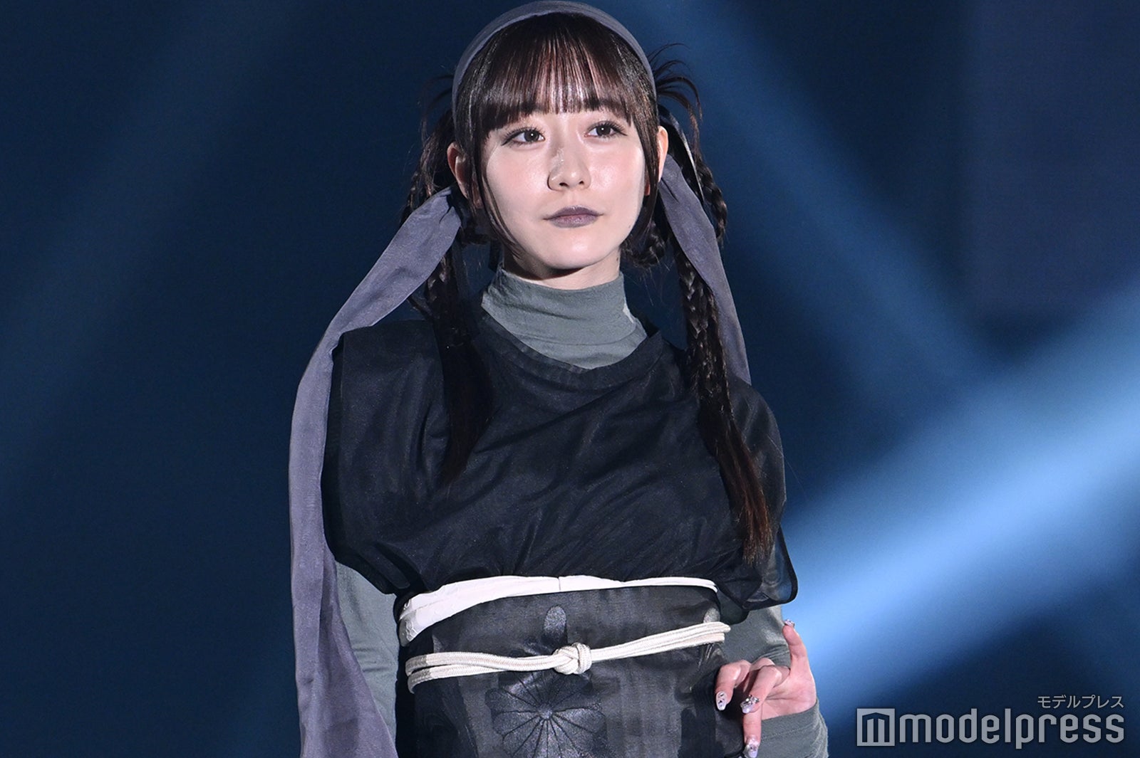 FRUITS ZIPPER真中まな、着物帯のウエストマークで抜群スタイル際立つ【IDOL RUNWAY COLLECTION 2025】