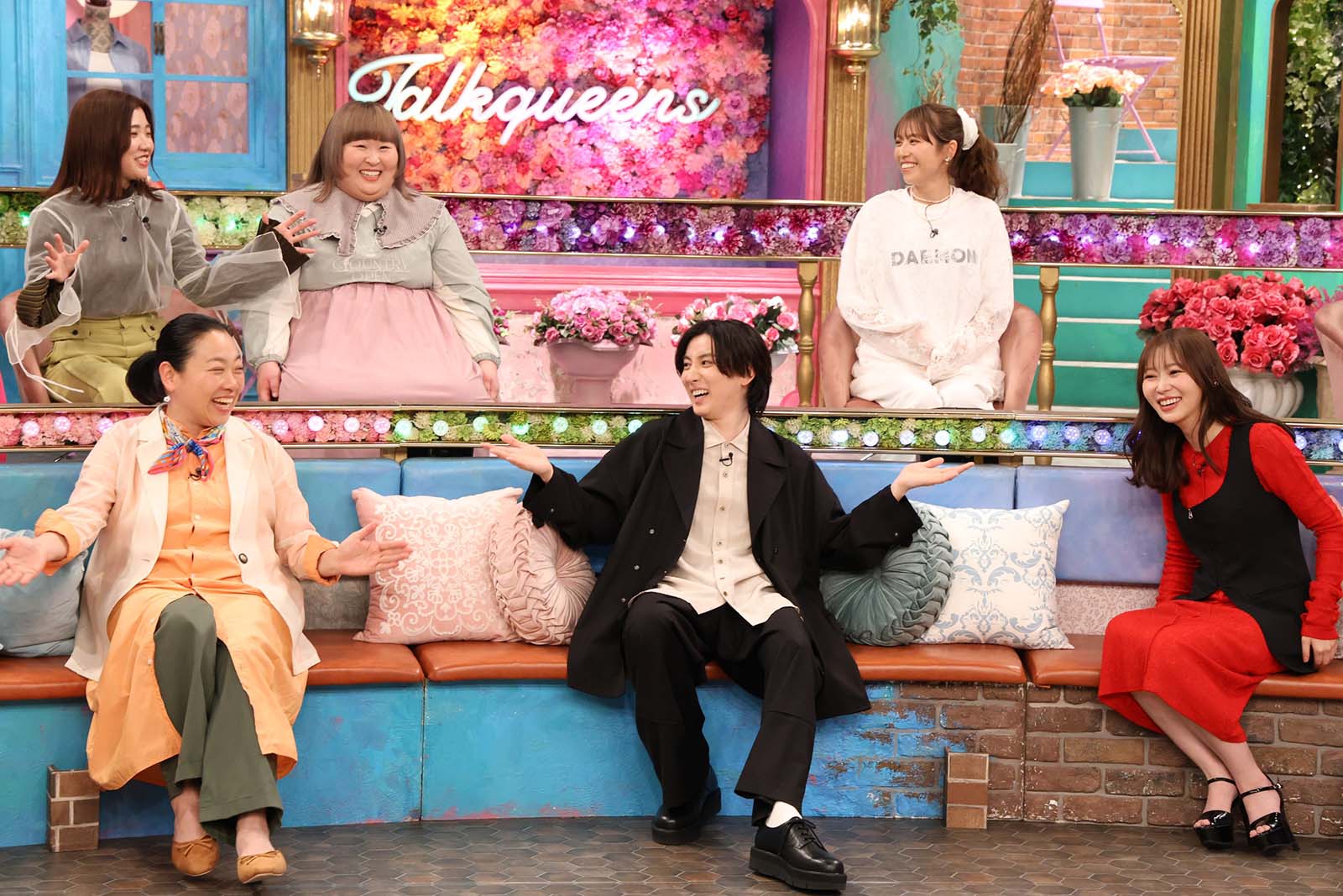 （上段左から）福田麻貴、かなで、若槻千夏（下段左から）いとうあさこ、京本大我、指原莉乃（C）フジテレビ