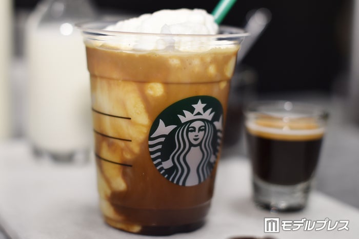 マーブル模様が美しい （C）モデルプレス