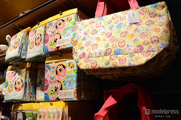 トートバッグ¥3300、ミニタオルセット¥1500、フェイスタオル¥1400/共通グッズ