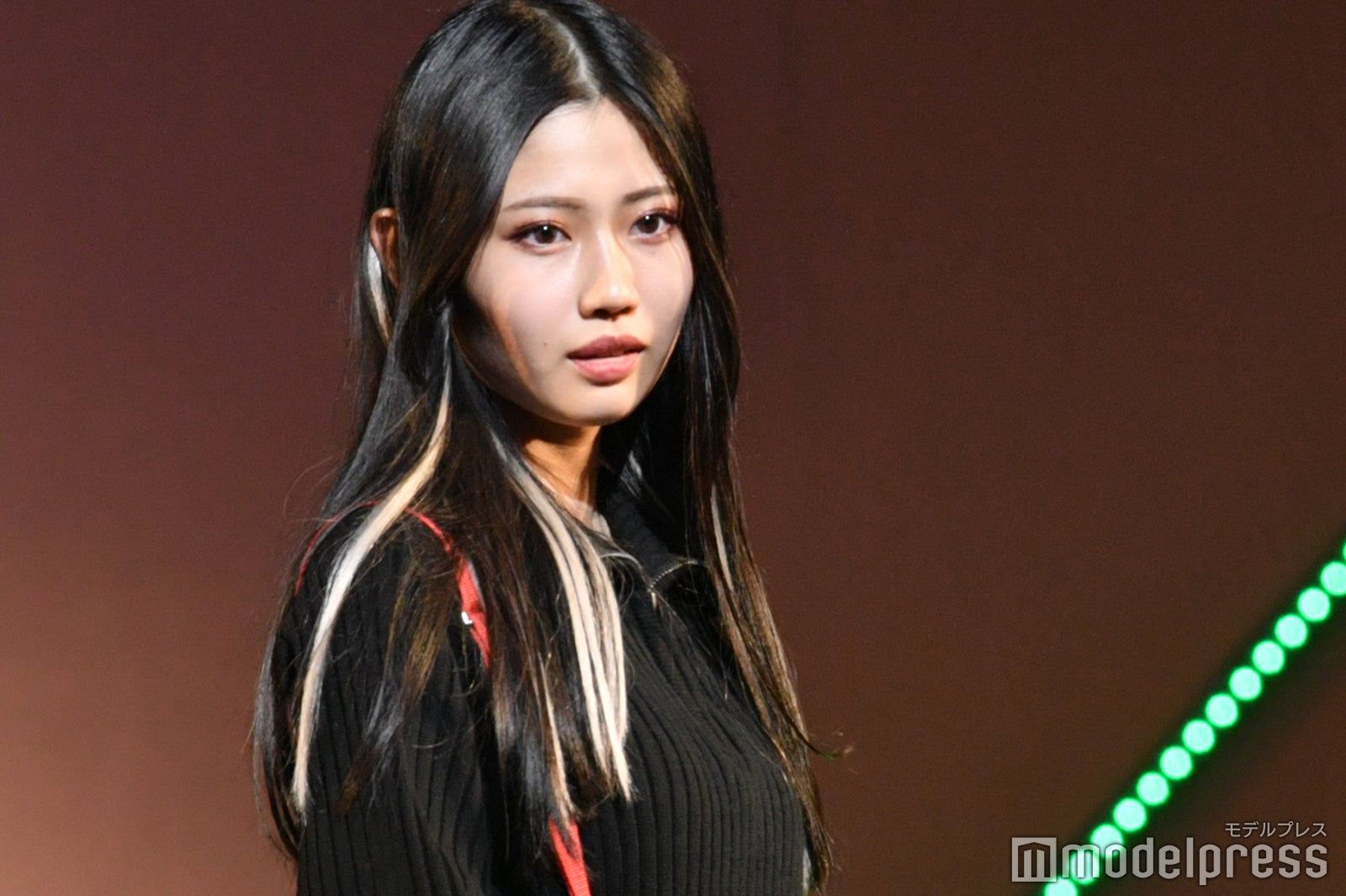 “日本一かわいい女子高生”千葉雪乃、インナーカラーで大人スタイル ショートパンツからのぞく美脚も＜TGC teen 2022 Osaka＞