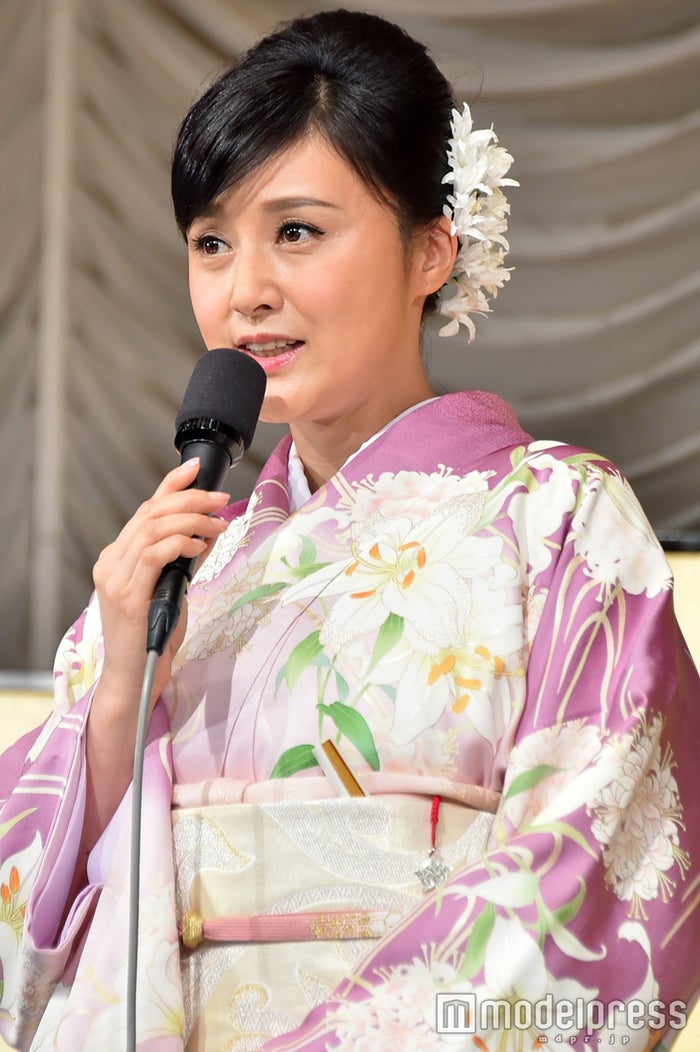 藤原紀香、“3カラットダイヤ”の指輪はどこのもの？華やか着物姿で“梨園の妻”に＜ファッションチェック＞ モデルプレス