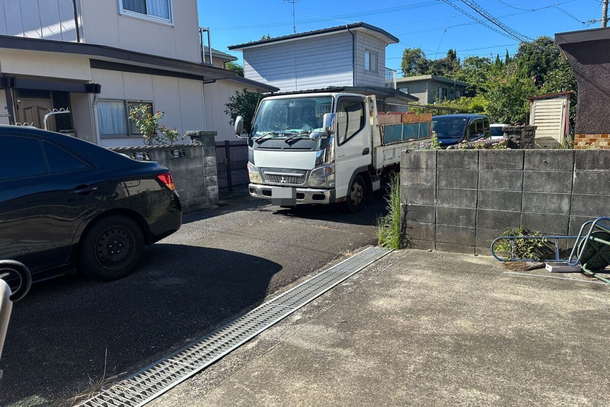 側溝に灯油を投棄した現場