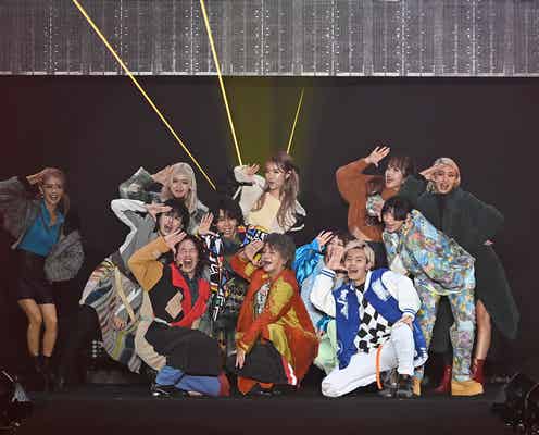 YouTuberフォーエイト48「TGC北九州」初登場 ランウェイ走るエネルギッシュなパフォーマンス「ちょっとだけ休憩させて」<TGC 北九州 2022>