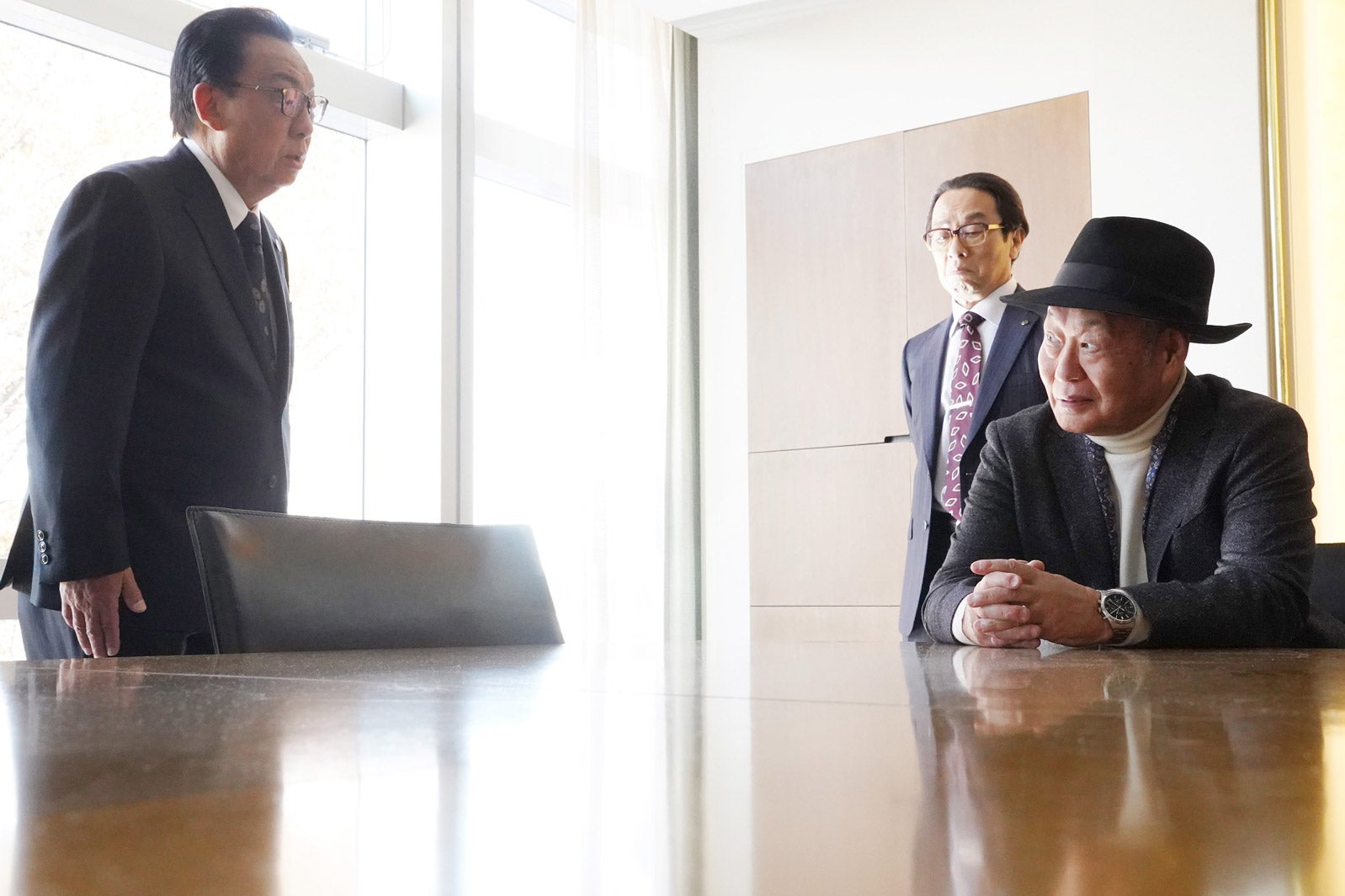 梅沢富美男、泉谷しげるら「ファーストペンギン！」第7話より（C）日本テレビ