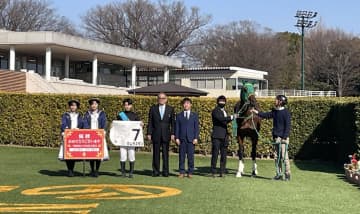 【新馬戦】ガムラスタン 強襲劇で初陣飾る 斎藤誠師「攻め馬の良さが最後に出た」