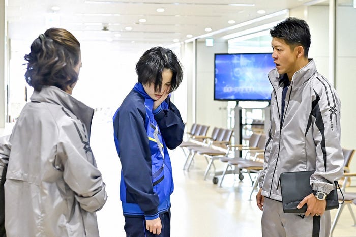 馬渕英里何、平手友梨奈、駿河太郎「ドラゴン桜」第2話より(C)TBS