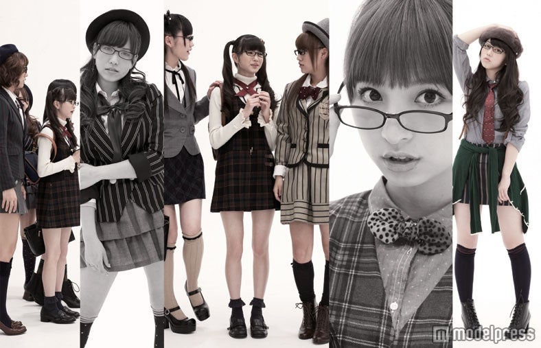 AKB48（左から）高城亜樹、渡辺麻友、河西智美、渡辺麻友、市川美織、高橋みなみ、篠田麻里子、峯岸みなみ