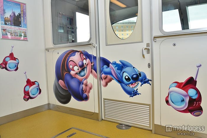 スティッチとジャンバがおいかけっこ