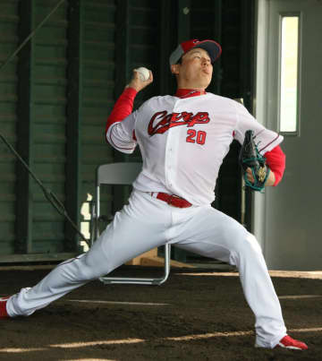 広島・新井監督が栗林に「いいね」 シート打撃登板でフォークで空振り「ここ数年あんまり見てなかったので、本人もちょっと手応えあるんじゃないですか」