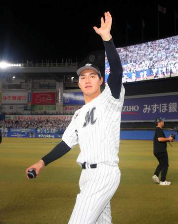 ロッテ・西川 西川に並んだ！最多安打タイトル獲得 今季最終戦で「ホッとしているのが一番」ファン＆チームメイトに感謝