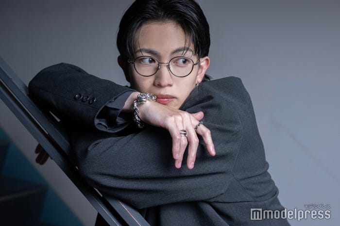 綱啓永(C)モデルプレス