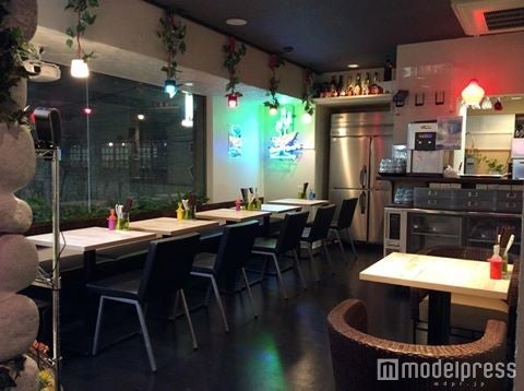 女性ひとりでも入りやすい、こ洒落たカフェのような内装／画像提供：ブンブンブラウカフェウィズビーハイブ