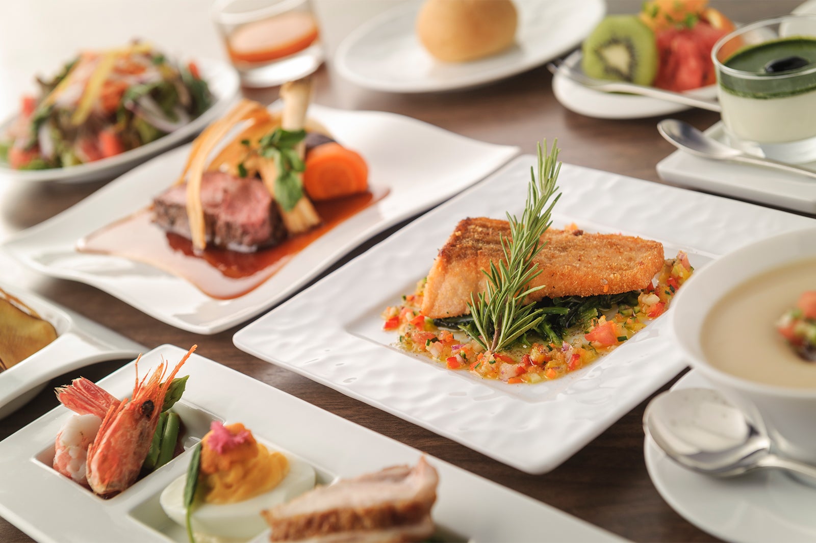 ディナーコース／画像提供：WILLER