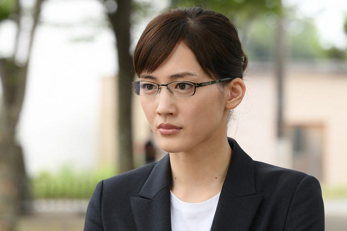 綾瀬はるか/「義母と娘のブルース」第1話より(C)TBS