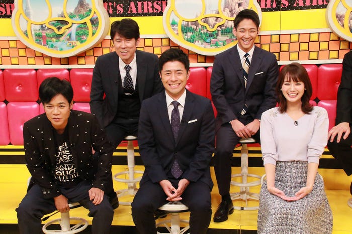 (上段左から時計回りに)原田泰造、榎並大二郎アナウンサー、井上清華アナウンサー、堀池亮介アナウンサー、名倉潤(C)フジテレビ