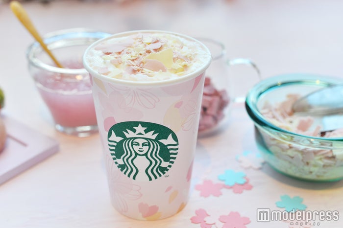 スタバ さくらドリンクが 最強ビジュアル 華やかピンク もちもちソースで春気分 試飲レポ モデルプレス