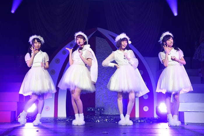 久保怜音、加藤玲奈、島崎遥香、小栗有以「第6回 AKB48紅白対抗歌合戦」(C)AKS