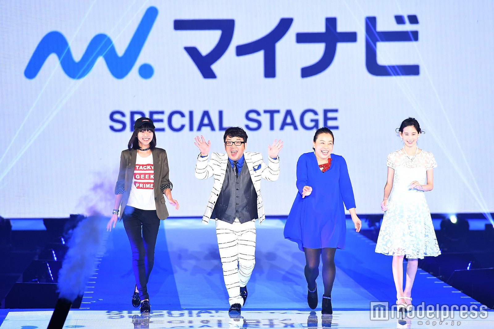 （左から）武田玲奈、キャイ～ン・天野ひろゆき、いとうあさこ、金城茉奈（C）モデルプレス