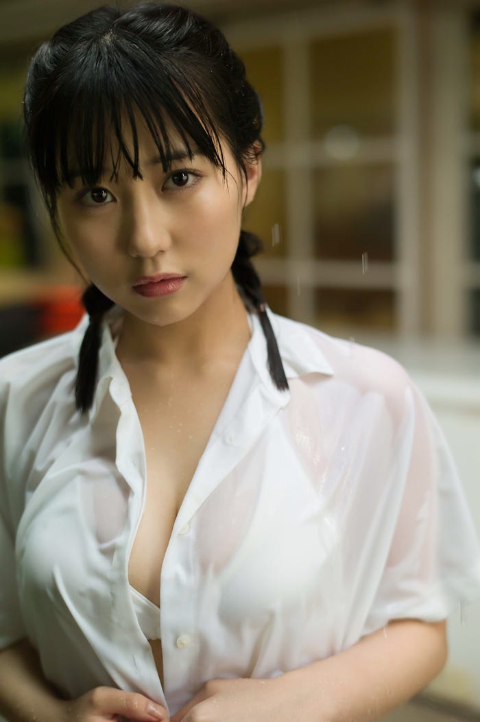撮影:細居幸次郎/HKT48田中美久写真集「1/2少女」(双葉社)