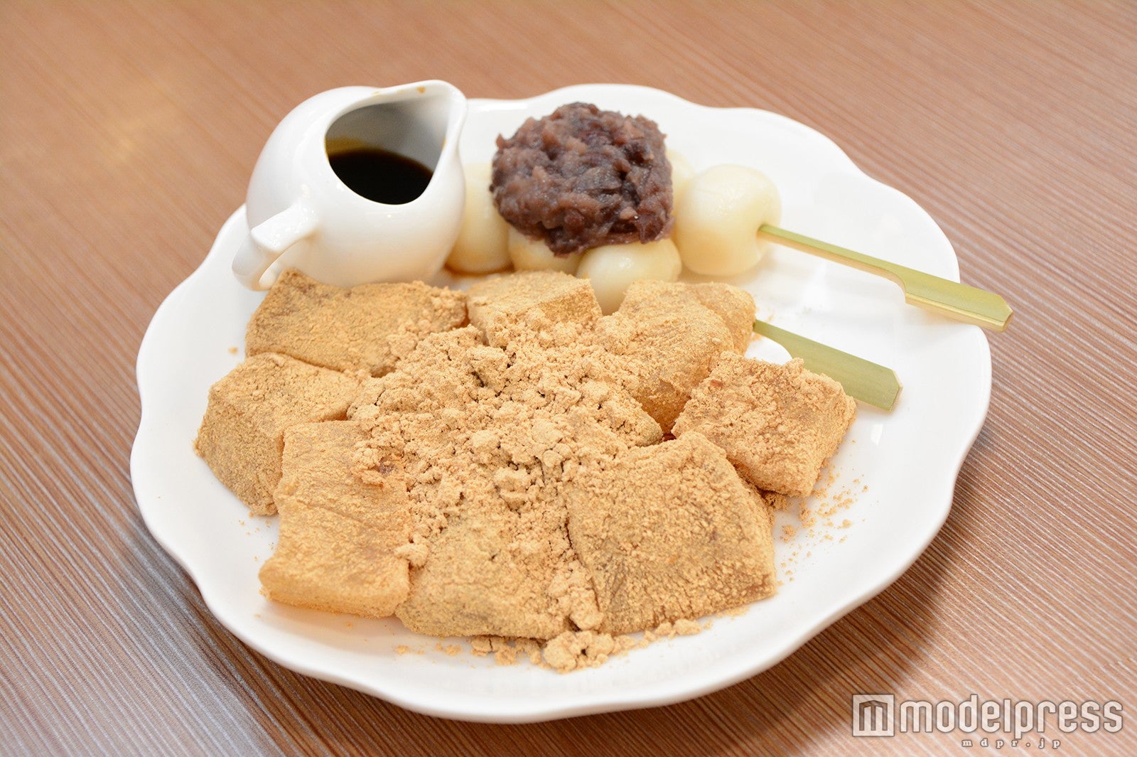 蕨餅白玉綜合（130元／約468円） ／（C）モデルプレス