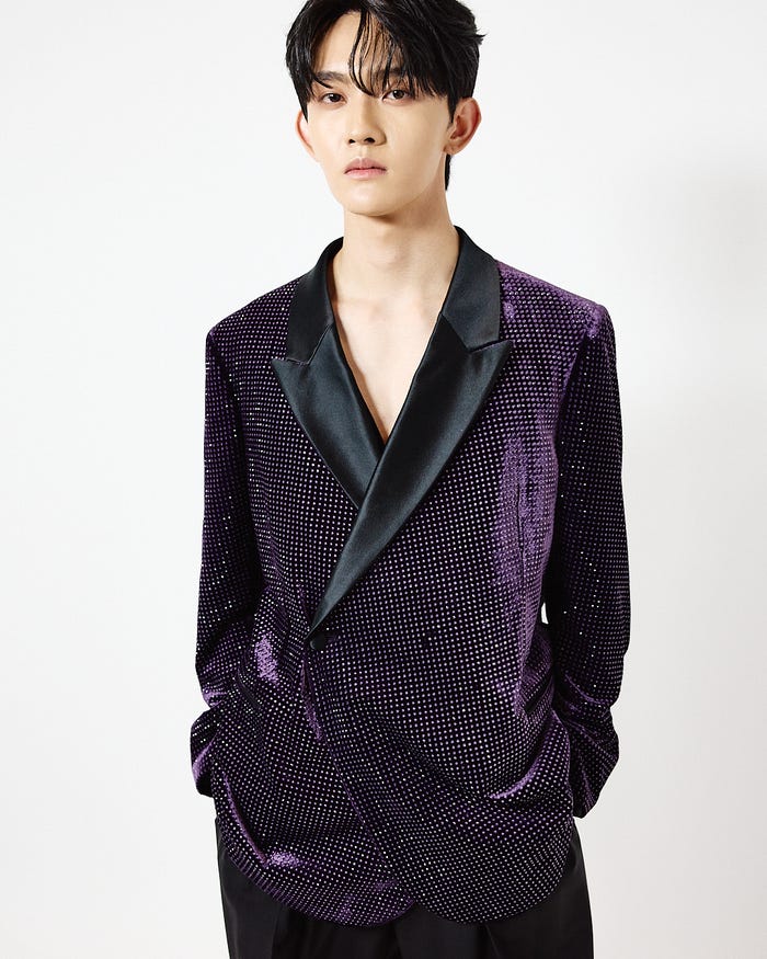 田島将吾「エンポリオ アルマーニ24春夏ウィメンズコレクションショー」より(提供写真)