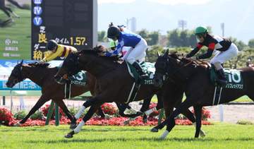 【函館記念】10番人気ファウストラーゼンがV、小林美駒騎手はJRA重賞初勝利