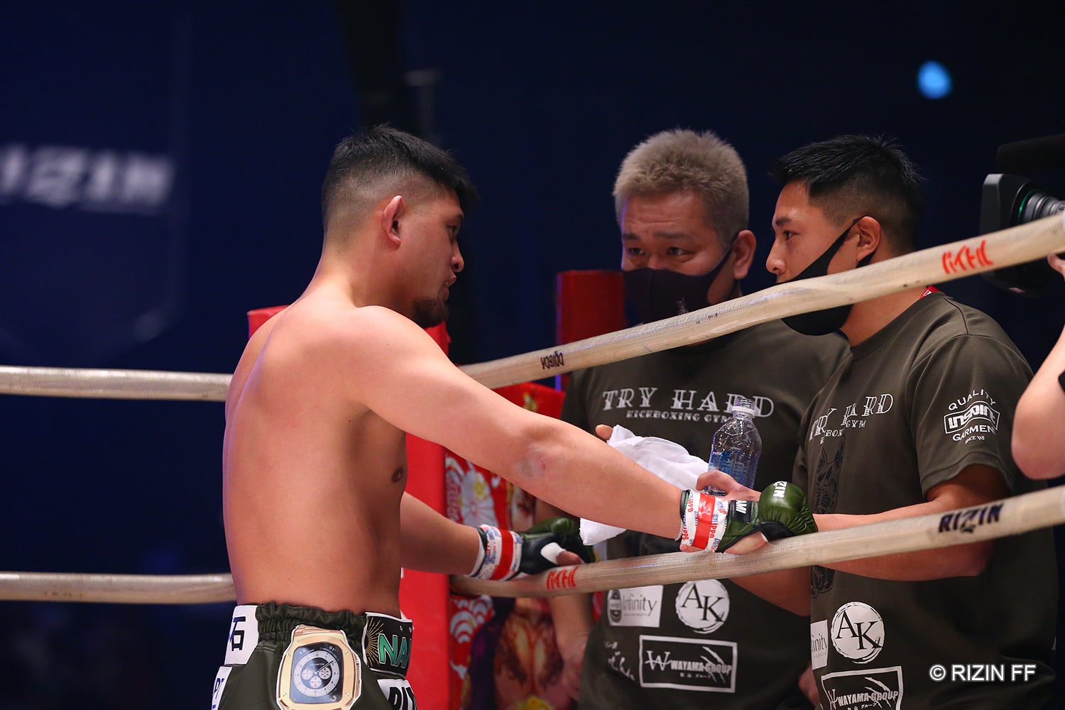 シバターVSHIROYA（C）RIZIN FF