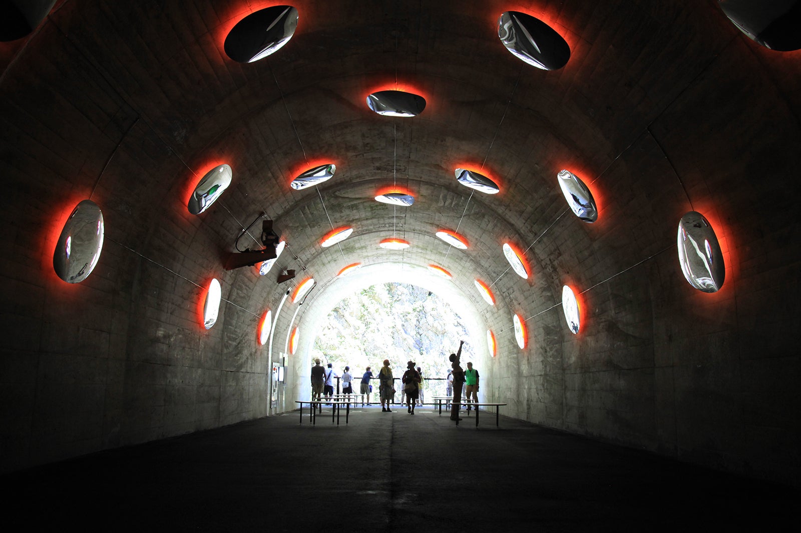 マ・ヤンソン／MADアーキテクツ「Tunnel of Light」（大地の芸術祭作品）