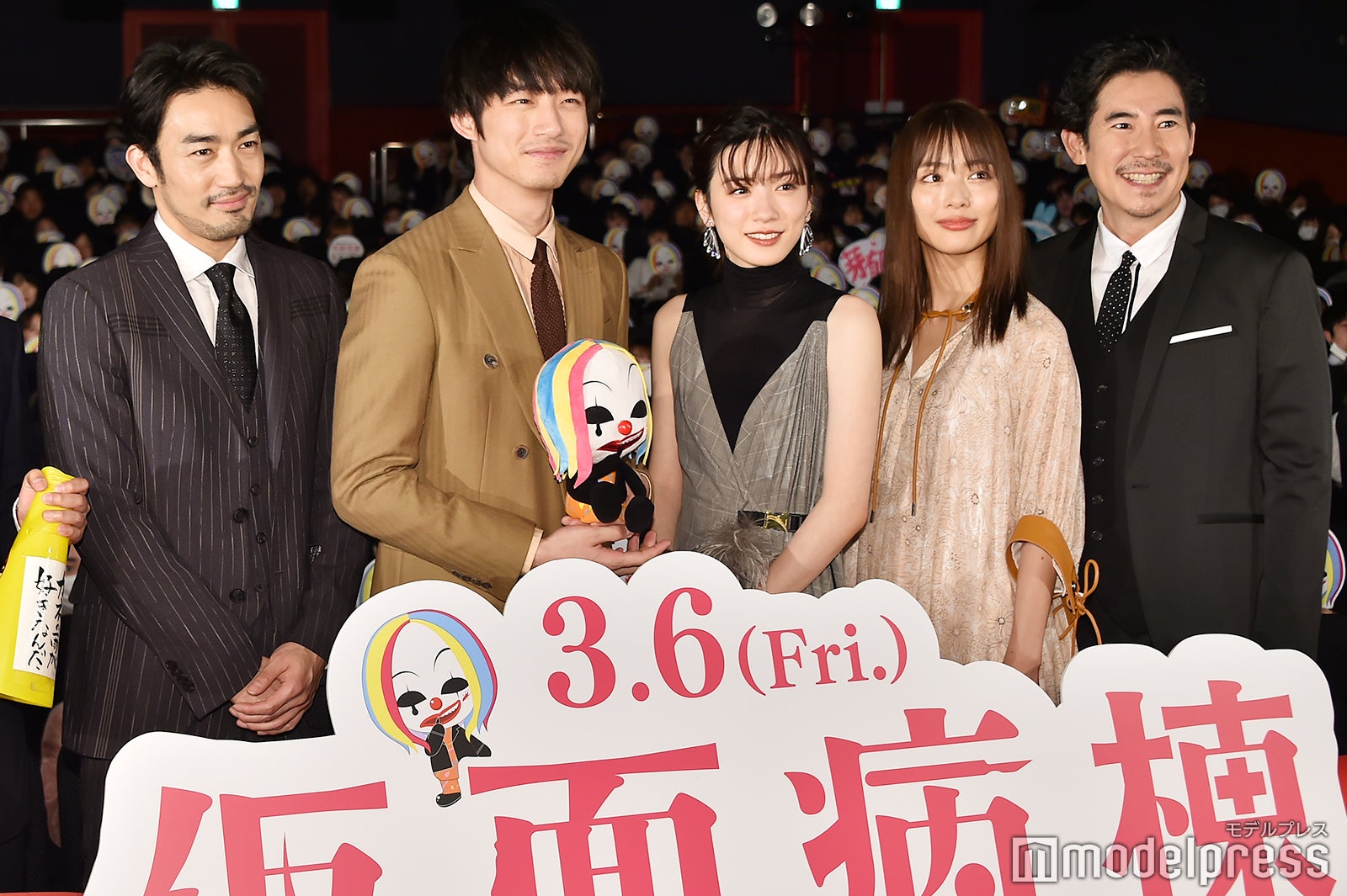 （左から）大谷亮平、坂口健太郎、永野芽郁、内田理央、高嶋政伸（C）モデルプレス