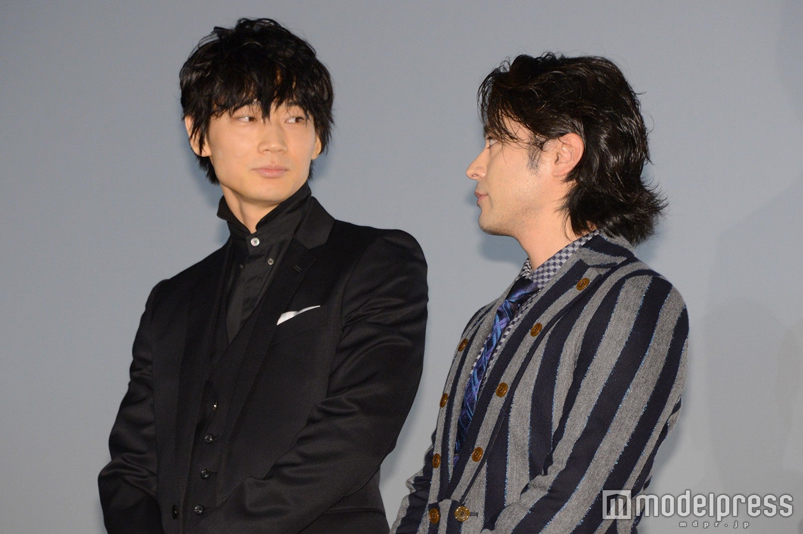 綾野剛、山田孝之 （C）モデルプレス
