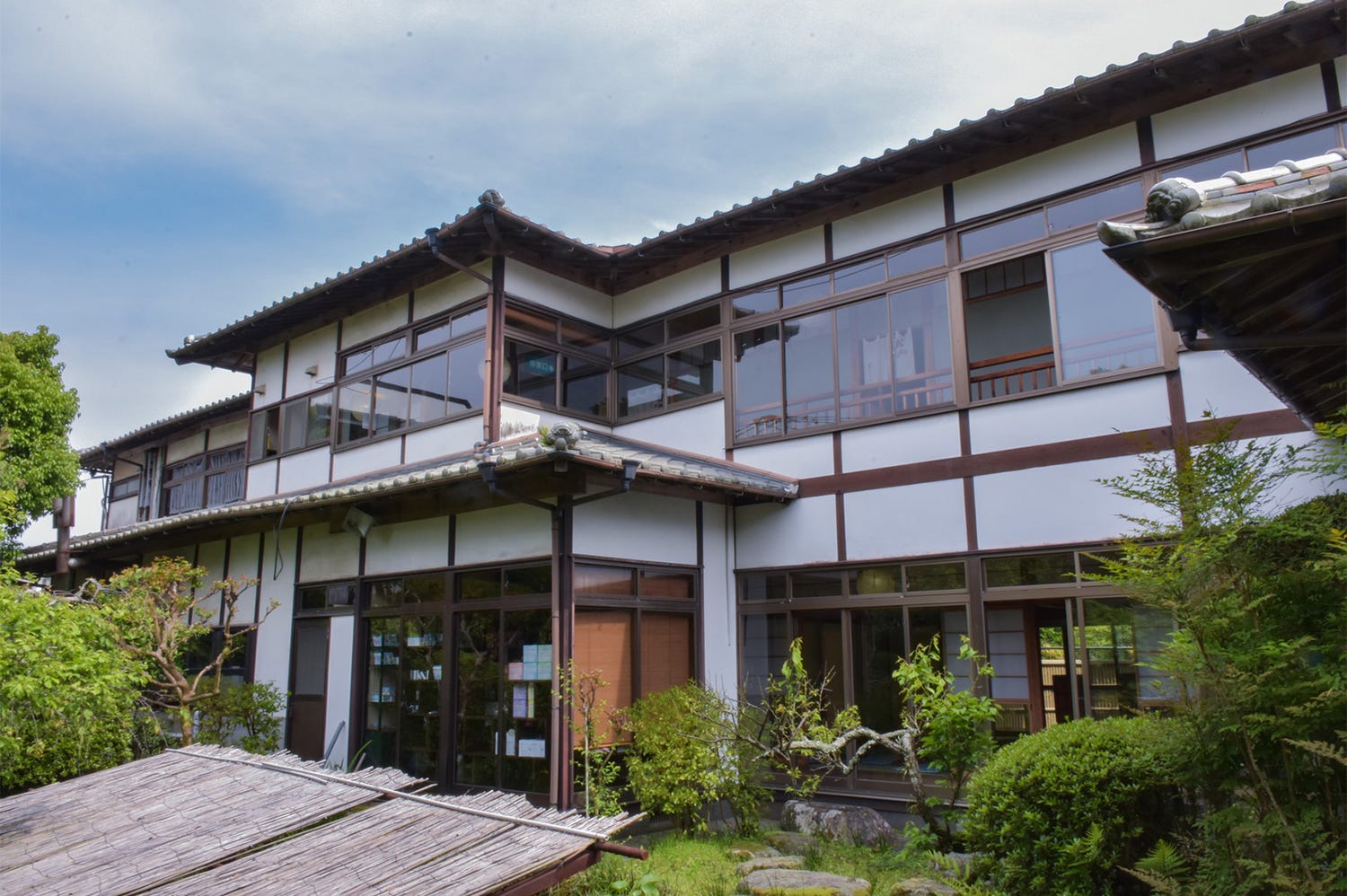 おそ松さん、ユーリ!!!…“アニメ聖地”唐津にアニメファンカフェ「Ka(ra)Fe(カラフェ)」がオープン