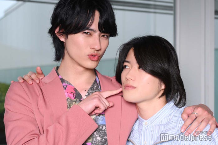 前田拳太郎、奥智哉(C)モデルプレス