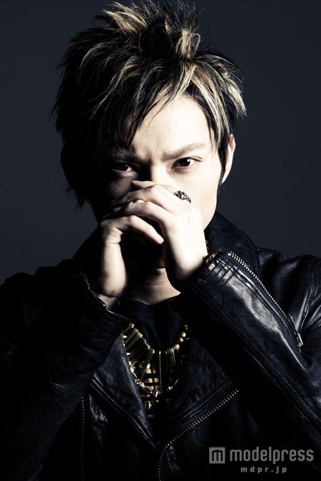 AAAメンバー、「とても戸惑った」待望のソロデビュー曲のMV解禁