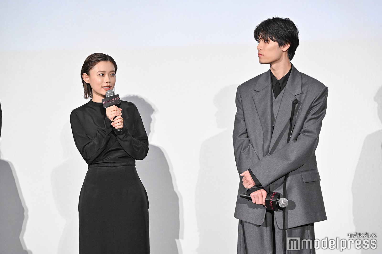 杉咲花、萩原利久（C）モデルプレス