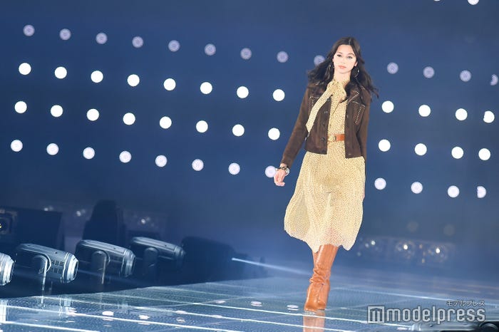 トップバッターで登場した中条あやみ (C)モデルプレス