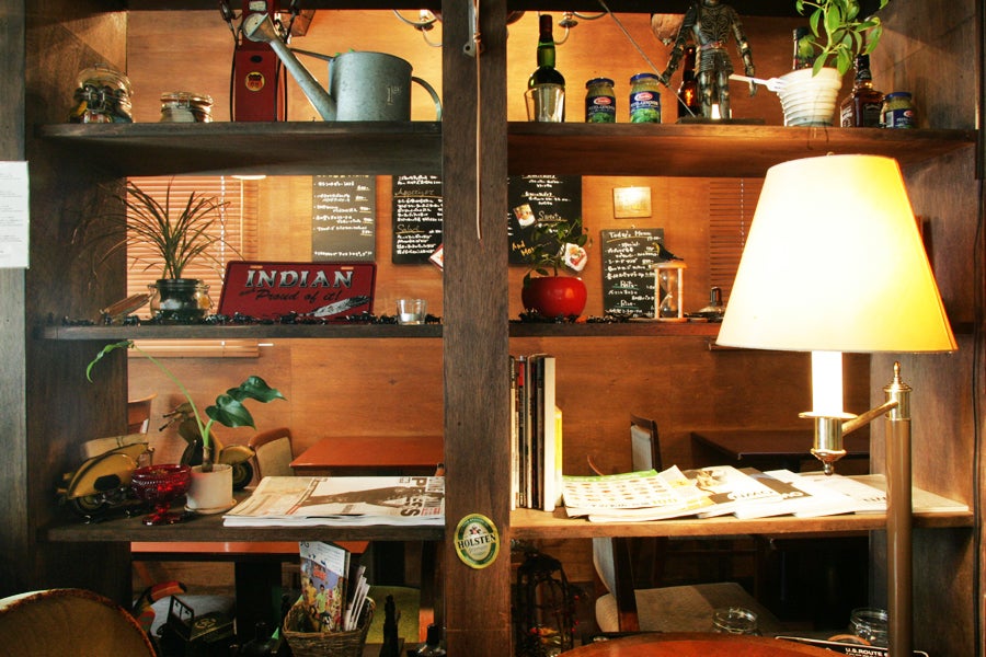 ARMWOOD COTTAGE 店内