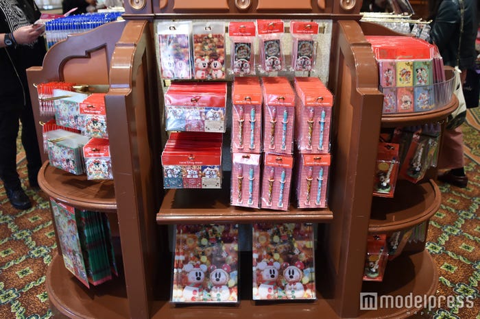 グッズ(C)モデルプレス